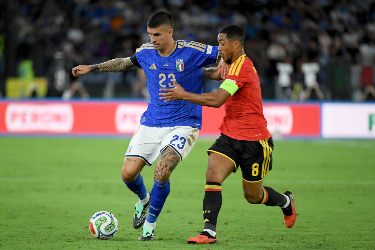 ROME, ITALY - SEPTEMBER 25: Gianluca Mancini of Italy compete for the ball with Youri Tielemans during the UEFA Nations League 2026/27 group phase match between Italy and Belgium at Stadio Olimpico on September 25, 2026 in Rome, Italy. (Photo by Marco Rosi/Getty Images)