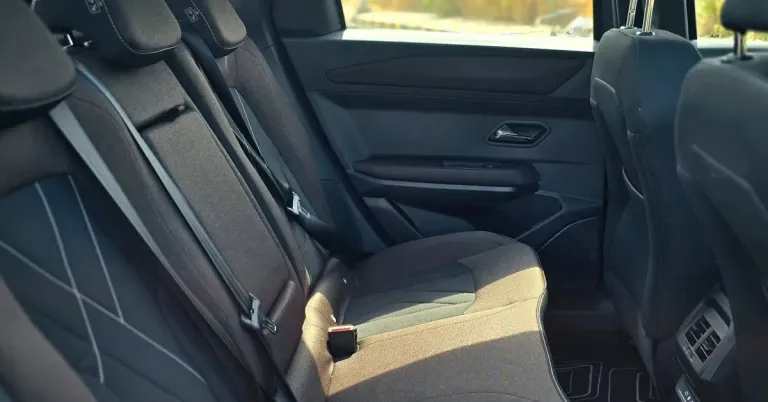 renault duster rear seat