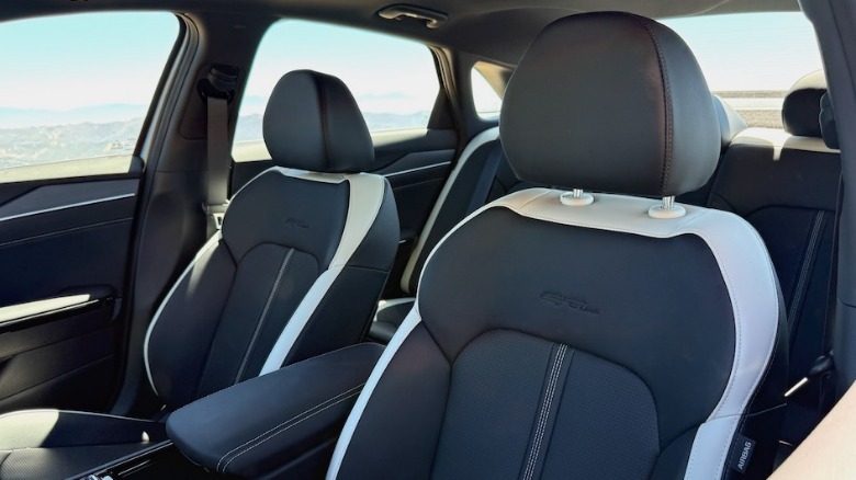 2026 Kia K5 GT-Line front seats