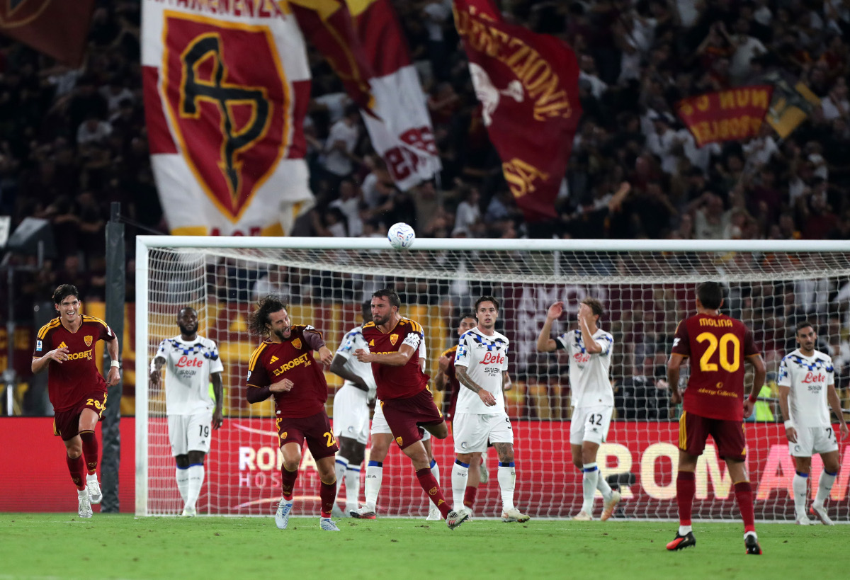 ROME, ITALY - SEPTEMBER 05: Mario Hermoso of Roma celebrates scoring his team’s first goal during the Serie A match between AS Roma and Atalanta BC at Stadio Olimpico on September 05, 2026 in Rome, Italy. (Photo by Paolo Bruno/Getty Images)