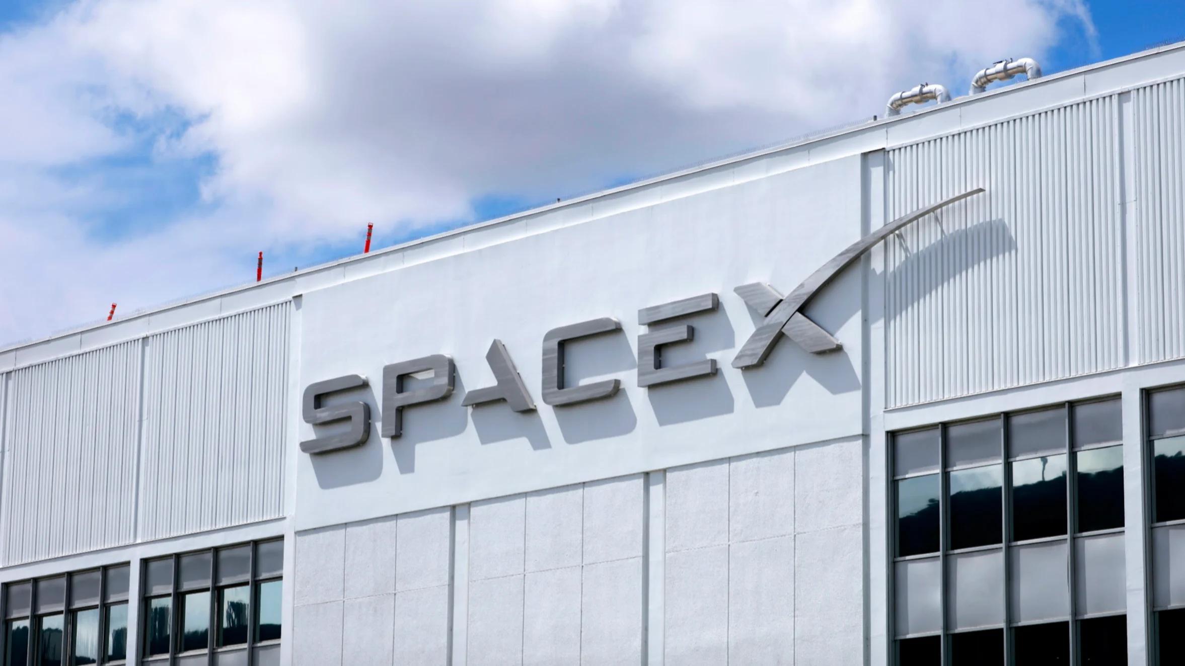 SpaceX Reportedly Wants to Buy Data from Failed Startups for AI Training |  PCMag