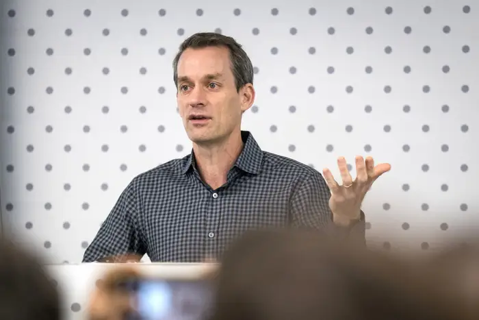 Jeff Dean's Startup Discovery Loop Is Eyeing a $50 Billion Valuation - Business Insider