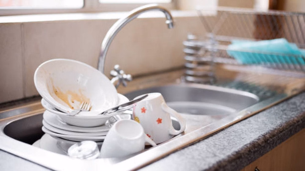 This makes the sink surface look brighter and new water spots are less visible. Mixing baking soda and vinegar together primarily creates foam and causes a chemical reaction. Using both together is not always more effective than using them separately. (Image source | iStock)