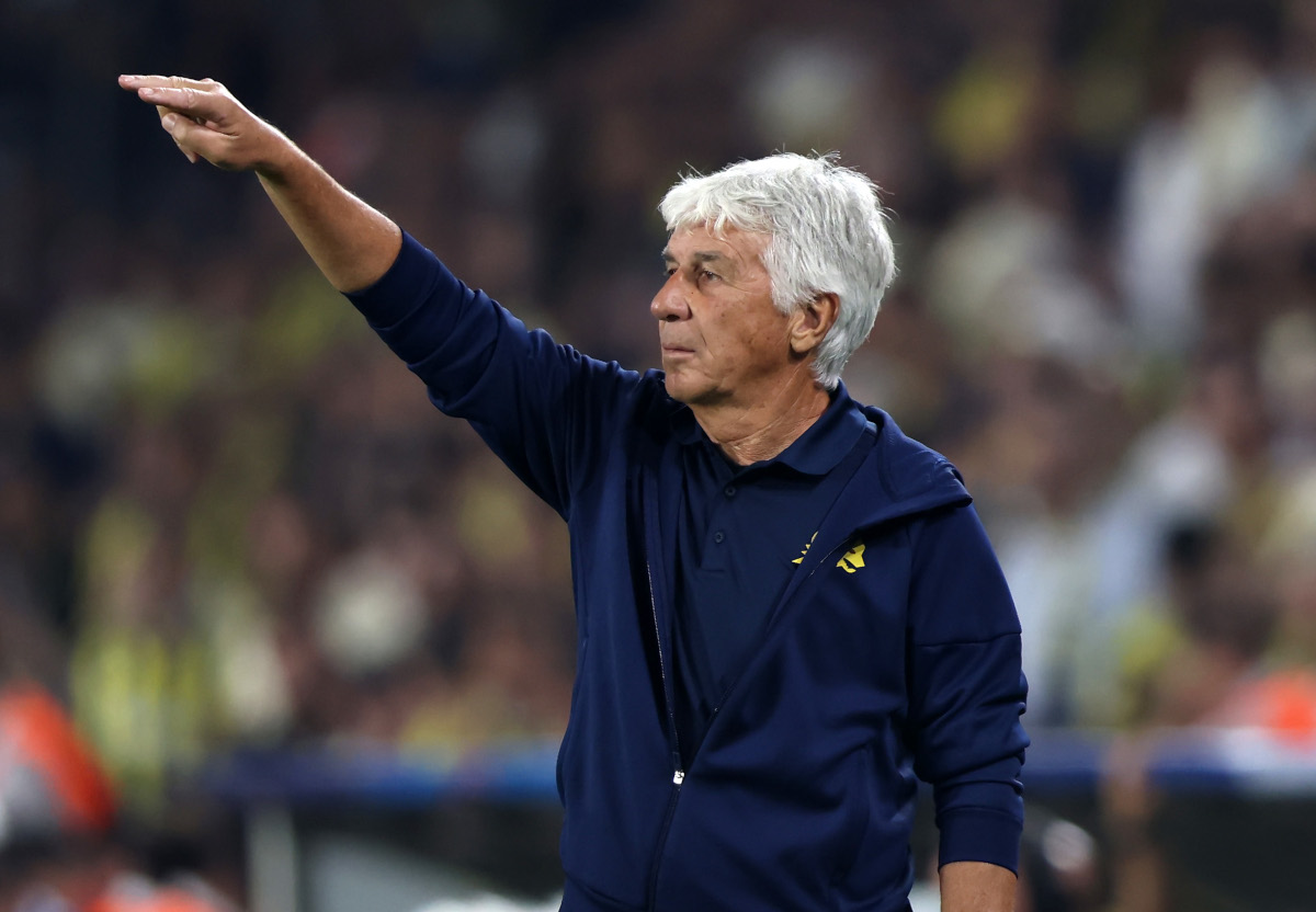 ISTANBUL, TURKEY - SEPTEMBER 10: Gian Piero Gasperini, Manager of AS Roma, gestures during the UEFA Champions League 2026/27 League Phase MD1 match between Fenerbahce SK and AS Roma at Fenerbahce Sükrü Saracoglu Spor Kompleksi on September 10, 2026 in Istanbul, Turkey. (Photo by Burak Kara/Getty Images)