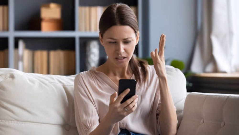 Not everyone's physical reaction to anger is the same. Some people's face turns red, while others may experience symptoms such as a rapid heartbeat, sweating or feeling hot in the body. (Image source | iStock)