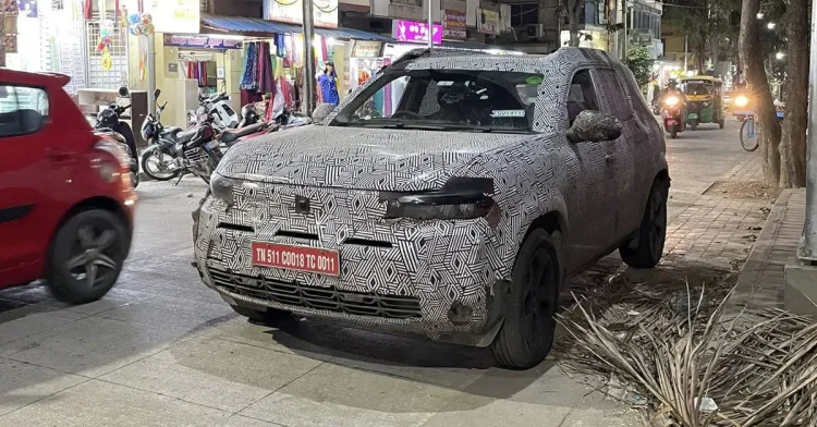 renault duster hybrid spied renault duster hybrid spied