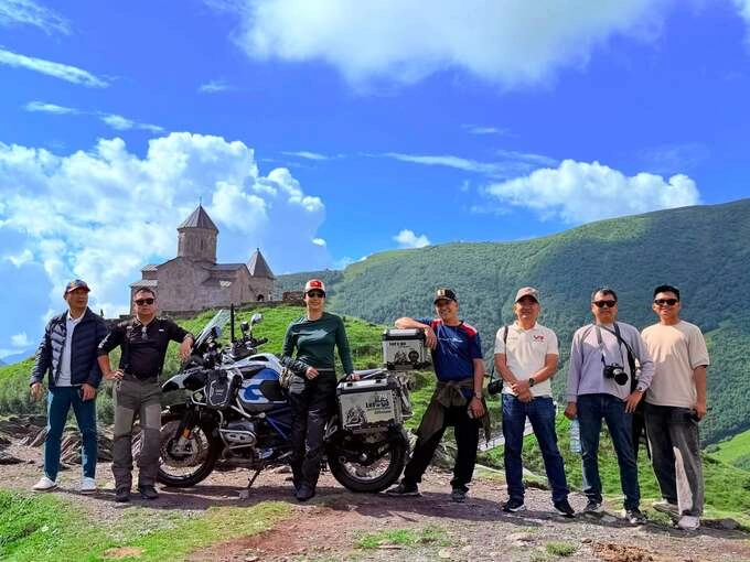 Mr. Hai (third from right) took a photo with the group in Georgia on August 13.