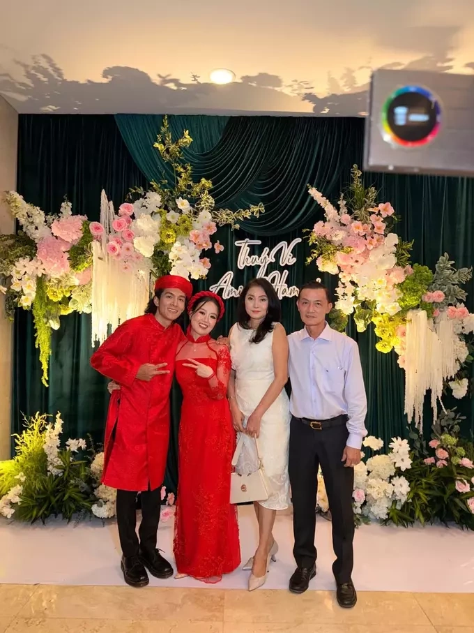 The couple’s wedding that combined Vietnamese and Malaysian cultures. Photo courtesy of Vi
