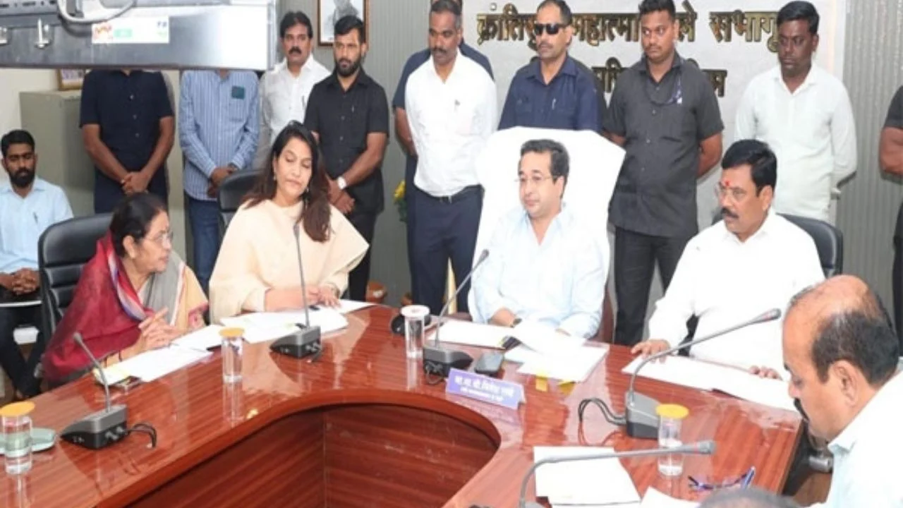 Washim News: Minister Nitesh Rane Asserts To Help Fishermen; A review on the background of drought