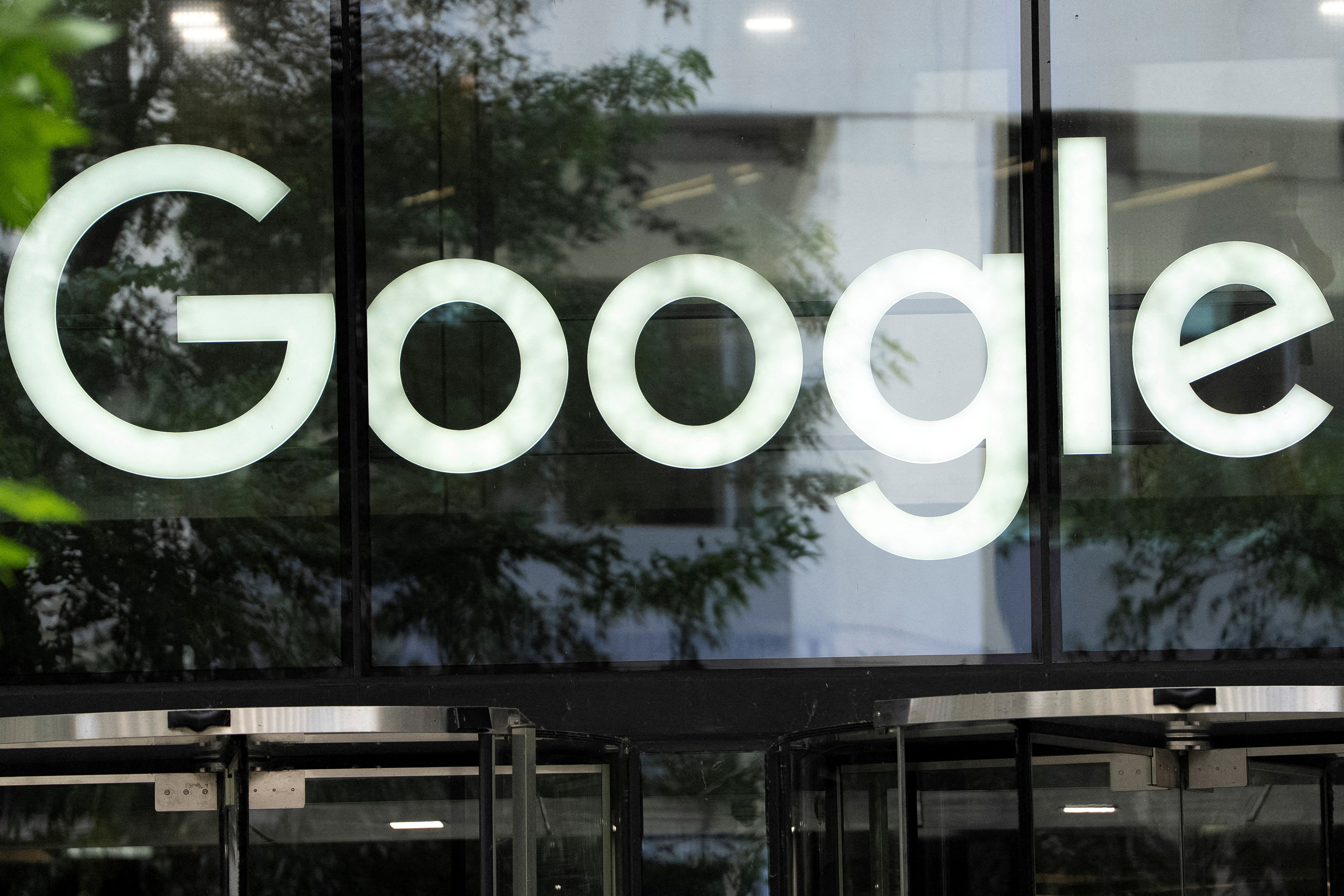 Google fights £1 billion UK lawsuit over app store fees in latest Big Tech case | Reuters