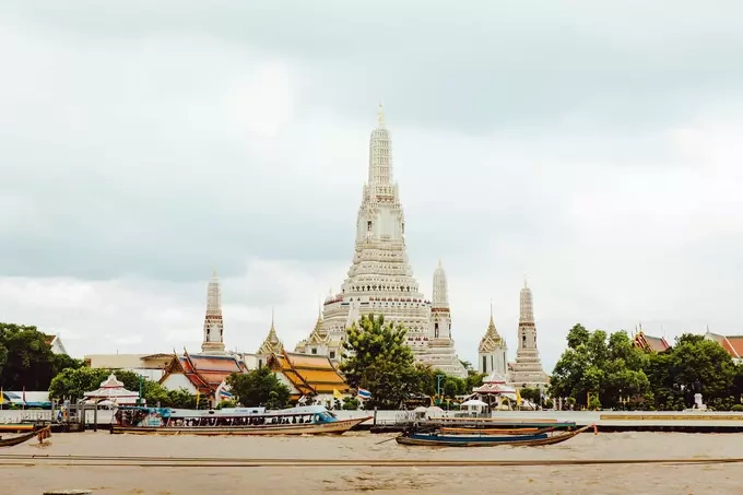Wat Arun temple in Bangkok, Thailand, Nov 2017. Photo by Evan Krause