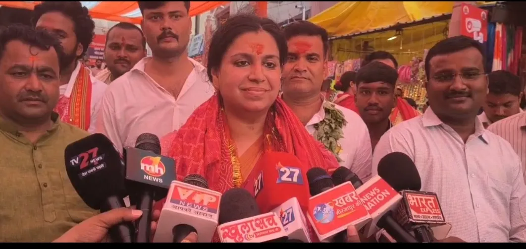Former IAS Divya Mittal performed darshan and worship at Vindhyachal Dham, told about soul's relationship with Mirzapur.