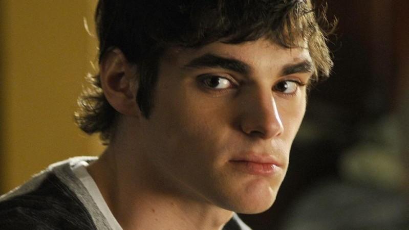 RJ Mitte, 'Breaking Bad' star, dies at 34: Tax allegations, Hollywood controversies and more