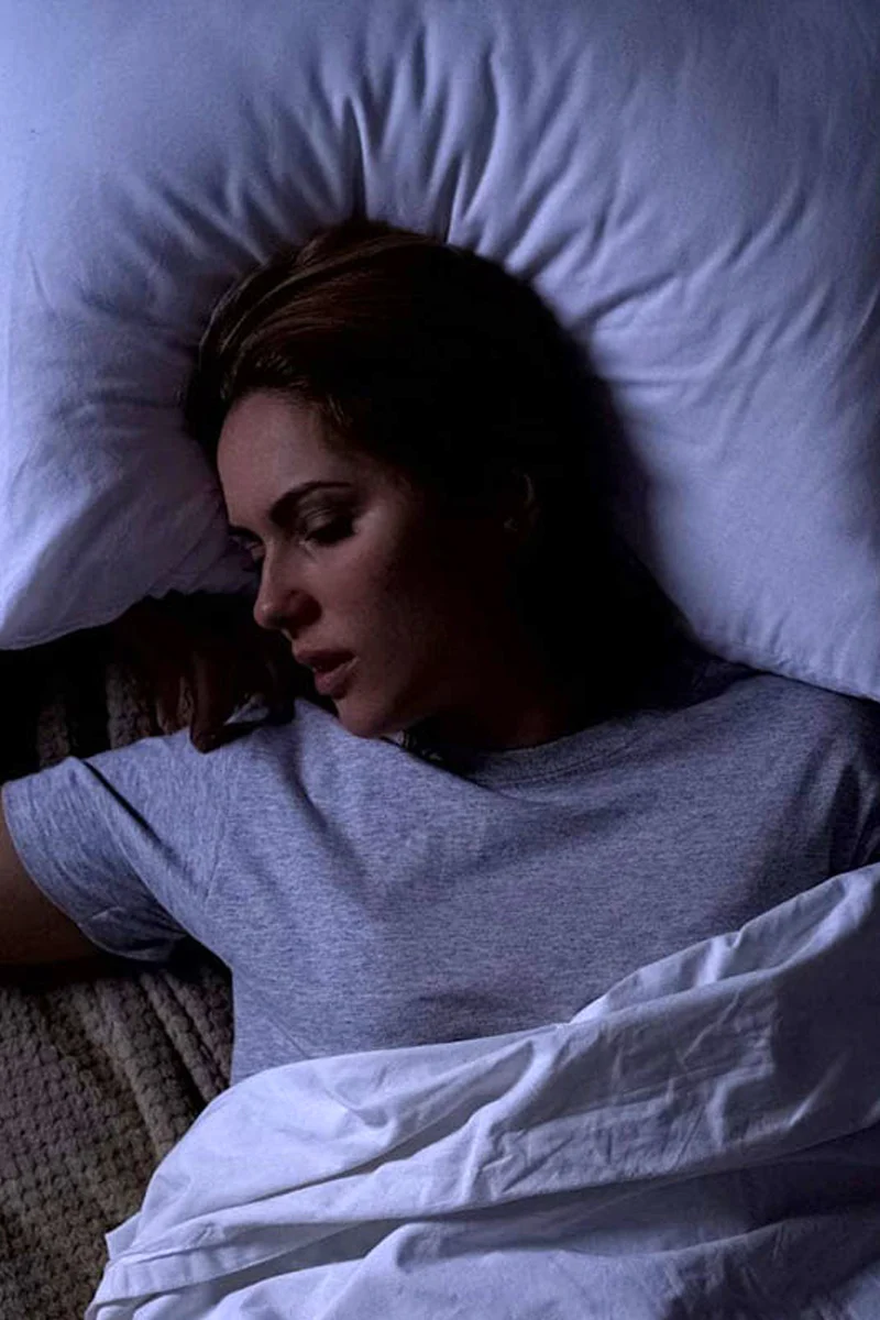 sleep paralysis waking up unable to move chest pressure scary experience causes