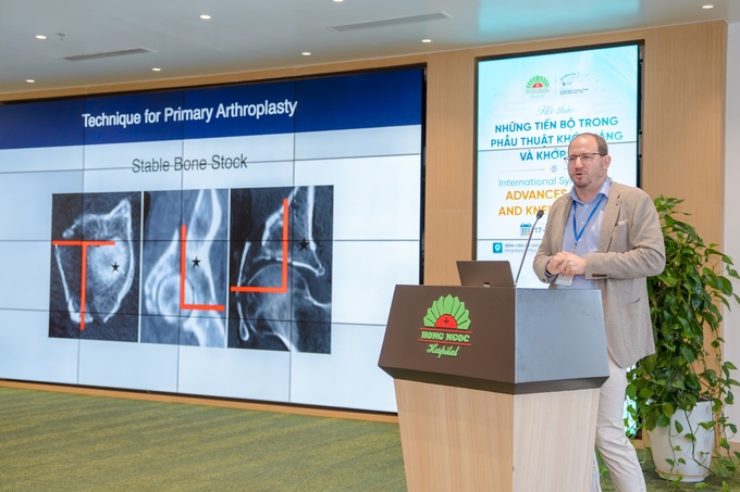 Professor Dietmar Krappinger discusses surgical approaches to hip replacement. Photo courtesy of Hong Ngoc General Hospital