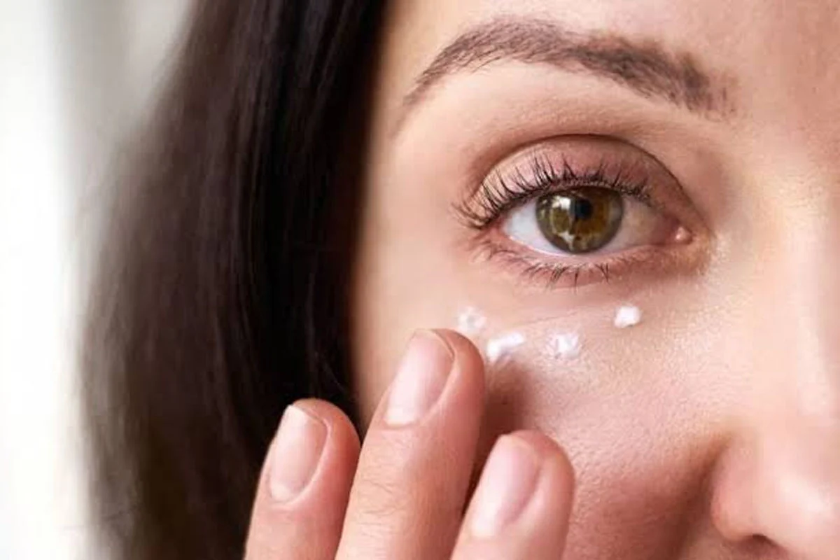 6 Easy Ways to Refresh Tired Eyes After a Night Out