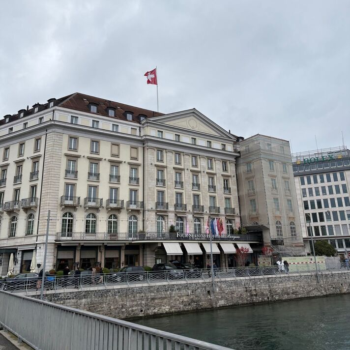 Four Seasons Hotel des Bergues Four Seasons Hotel des Bergues
