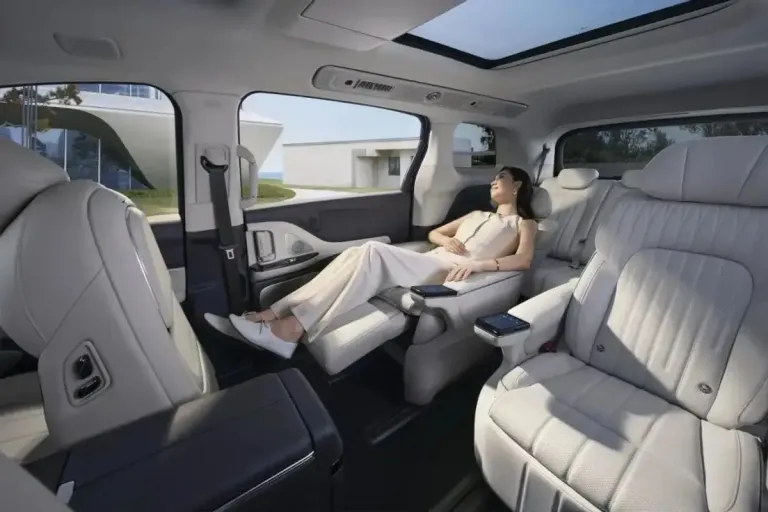 chinese cars zero gravity seats.jpg chinese cars zero gravity seats.jpg