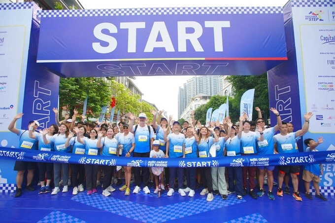 Participants join the Step For Kindness community event at Ocean City in Hung Yen. Photo courtesy of CapitaLand Development (Vietnam)